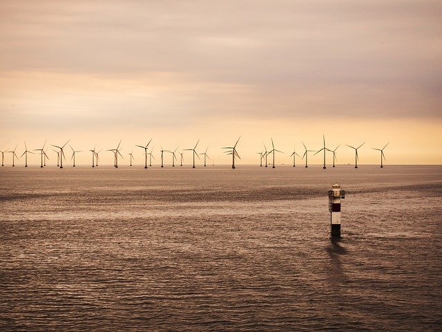 洋上風力発電を表す写真
